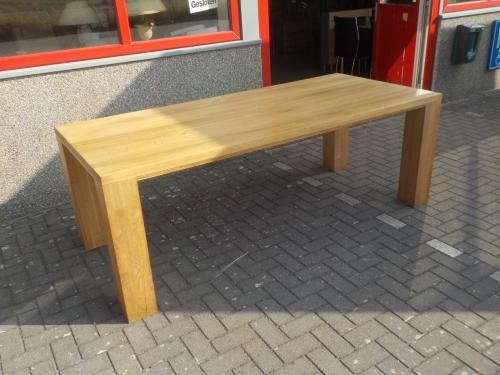 Geheel massief gebleekt eiken eettafel 220 x 100 cm in goede staat