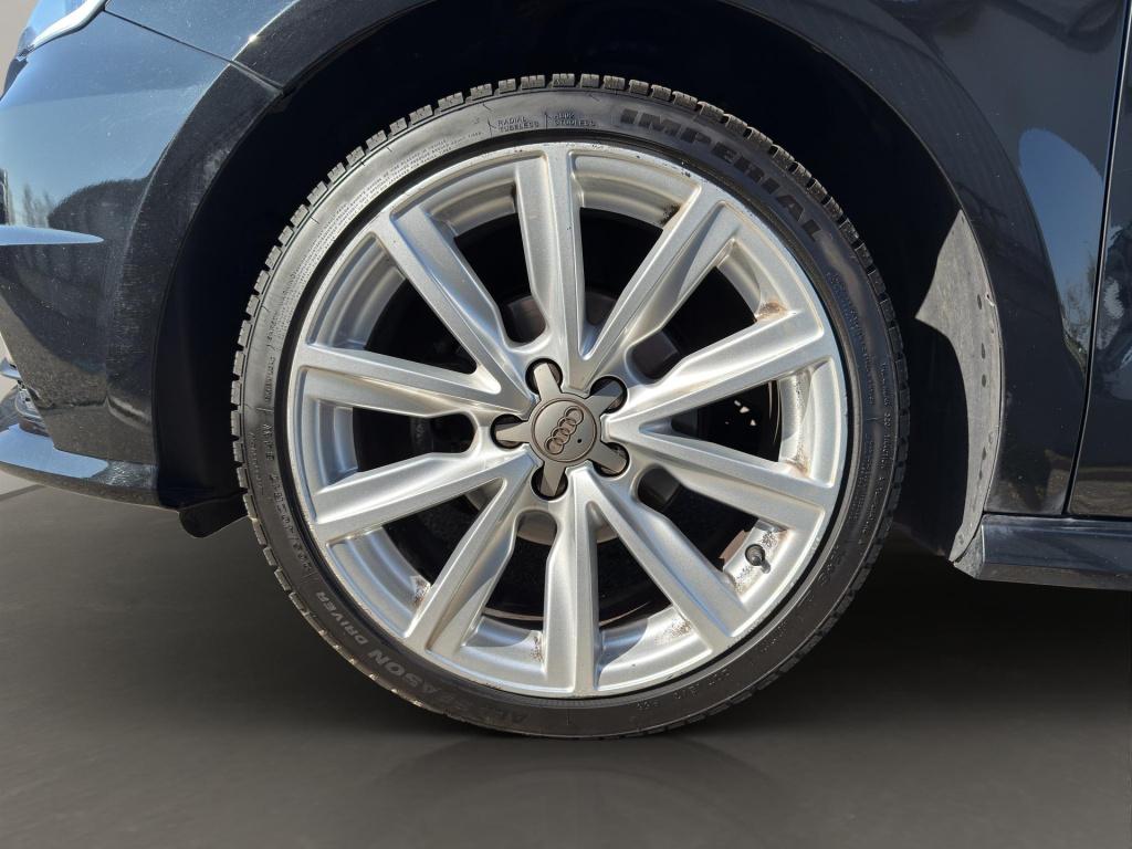 Audi A1 Sportback 1.0 tfsi s-line exterieur 5drs | navigatie | 17"| airco |