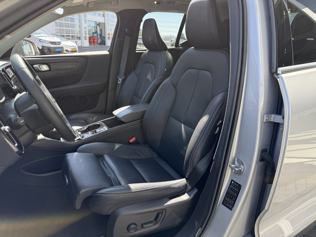 Volvo XC40 t5 262pk recharge ultimate bright| panodak| adap.cruise| trekhaa