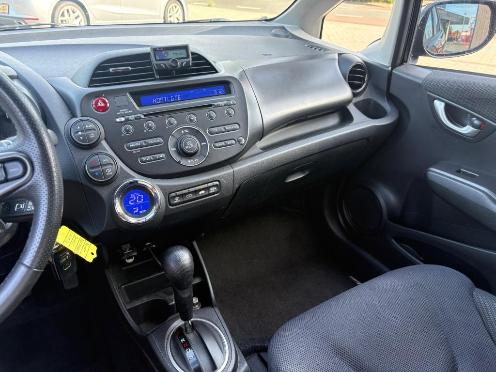 Honda Jazz 1.4 hybrid business mode
