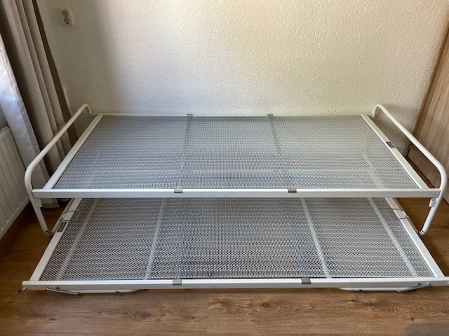 Logeerbed