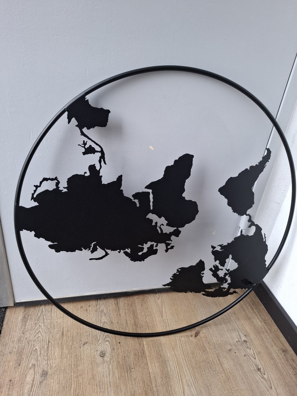 Metalen wereldkaart