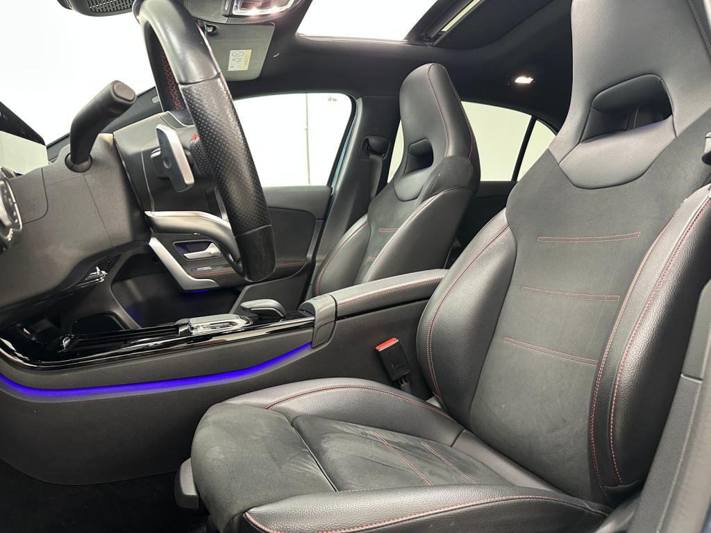Mercedes-Benz A-Klasse 180 amg line night | panoramadak | sfeerverlichting 