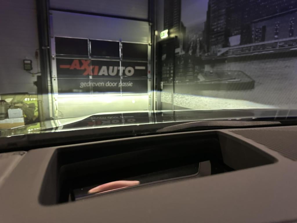 BMW M5 5-serie *limousine v8 m hybrid*carbon extr*b&w*alcantarahemel*nl-aut