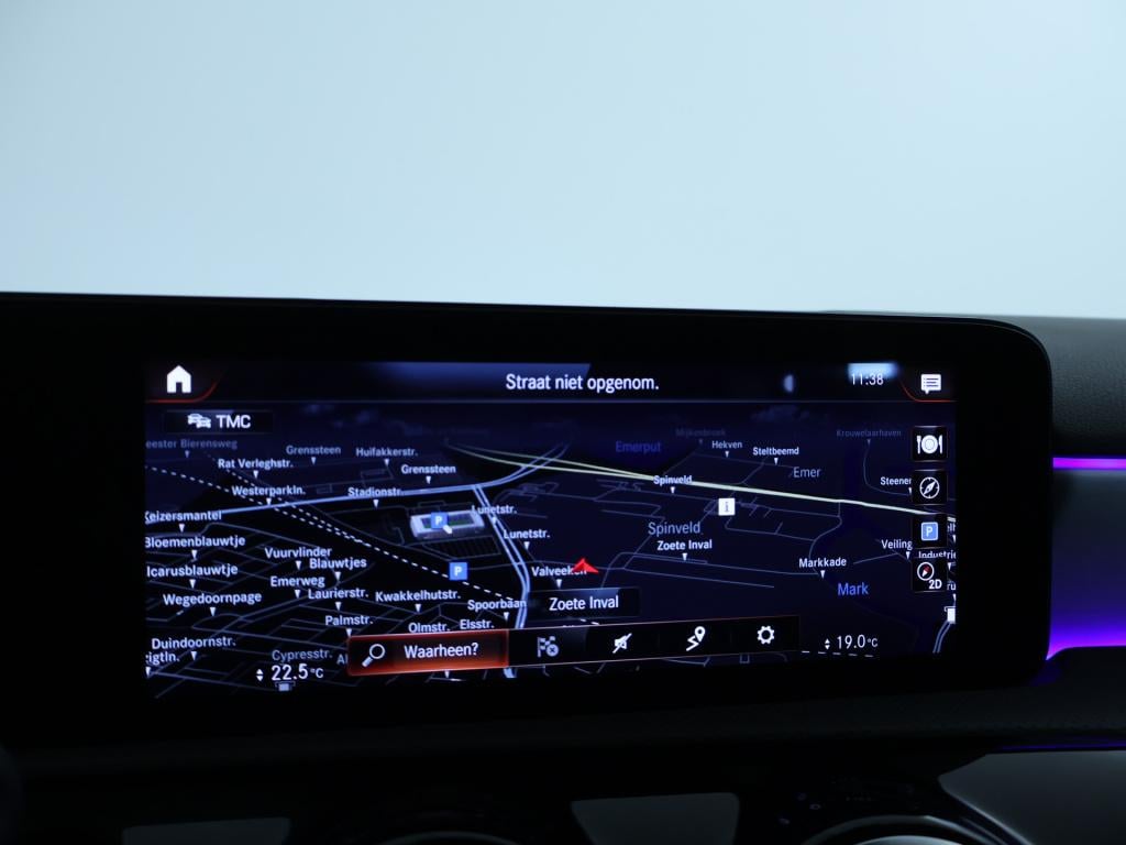 Mercedes-Benz A-Klasse 180 business solution amg | panoramadak | memory pak