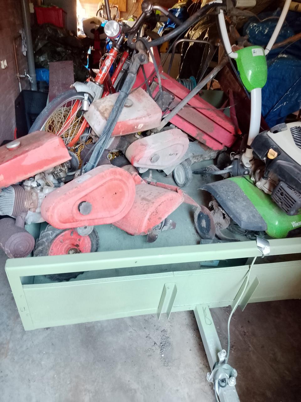 Te koop Tuingereedschappen met aanhanger