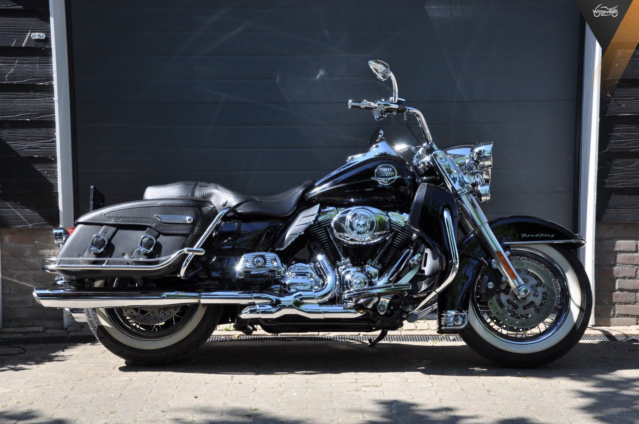 Harley Davidson FLHRC Road King Classic ABS Hele volle motor