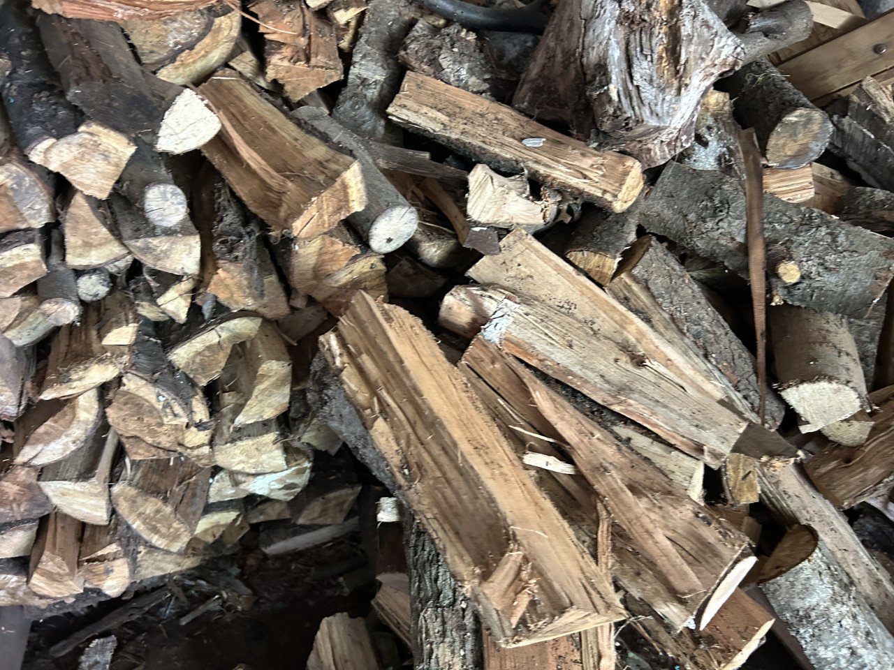 Haardhout l kachelhout l vuur hout l gedroogd