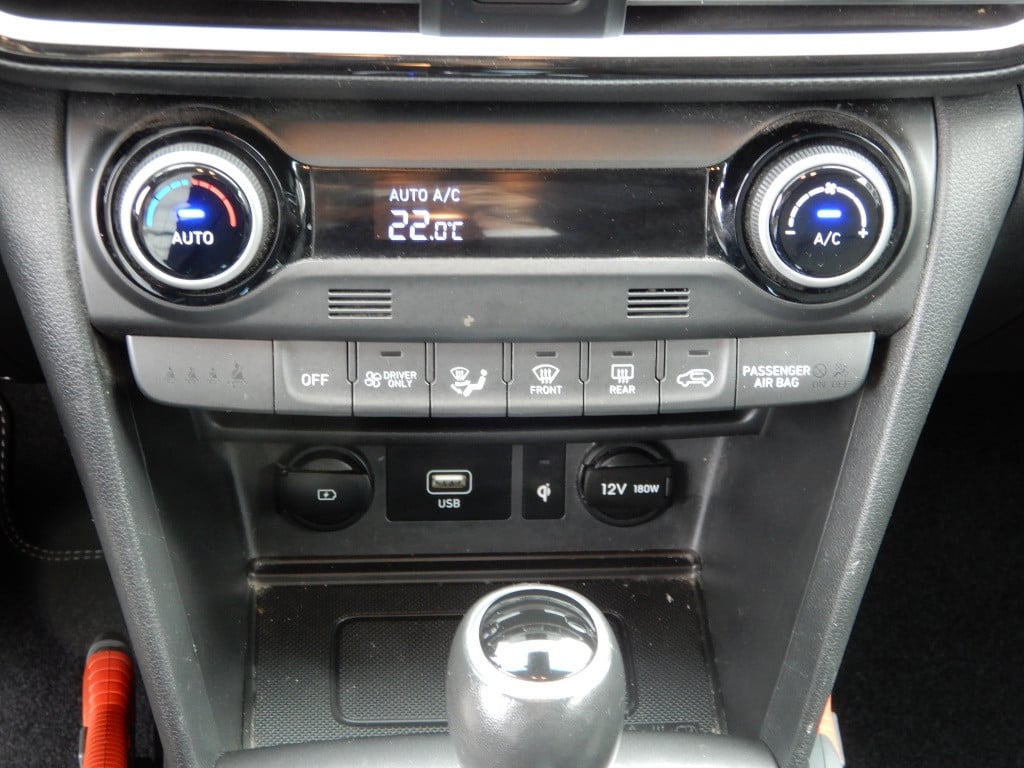 Hyundai Kona 1.6 gdi hev premium | 1e eig. | nl auto | trekhaak