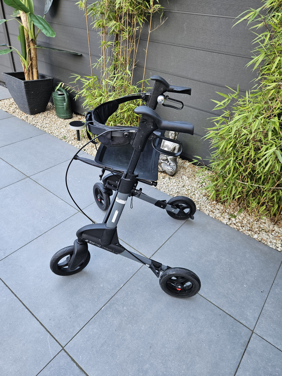 Zgan zeer nette Topro Troja 2G lichtgewicht Rollator....
