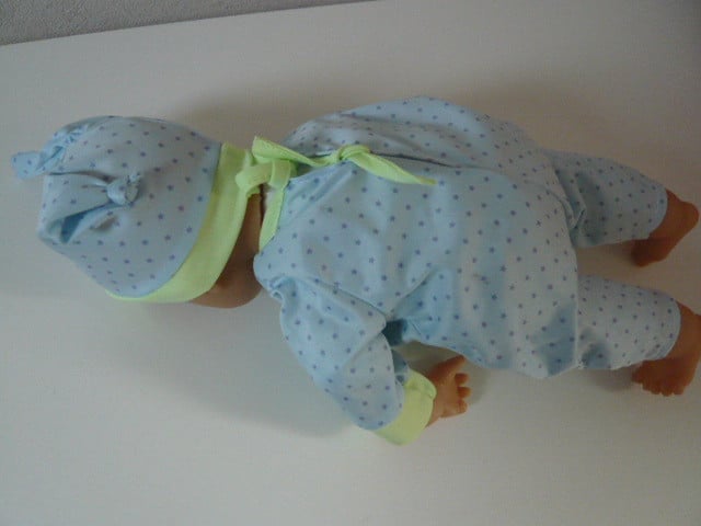Z.G.A.N. BABYPOP MET ZACHT LIJFJE EN SLAAP OOGJES 42 CM