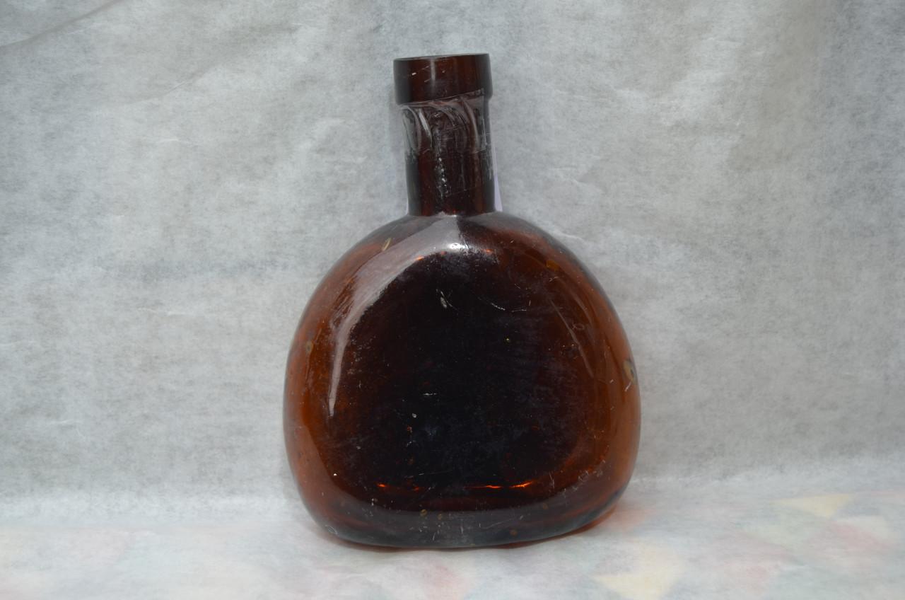 Keystone Burgundy oude Austr. wijnflessen 19e eeuws