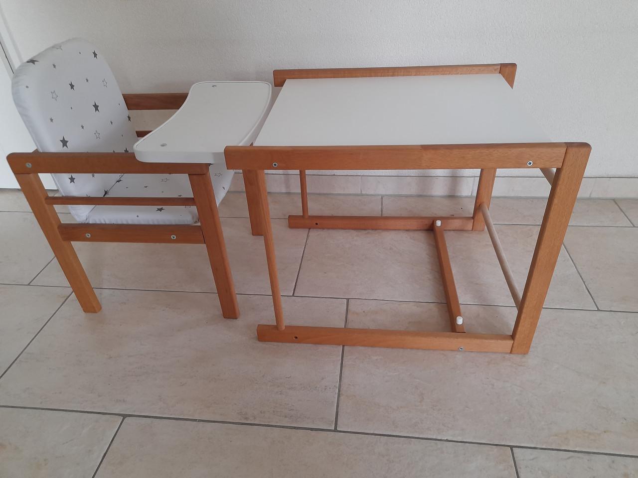 Kinderstoel (in goede nette staat)  Ombouwbaar tot tafel en stoeltje