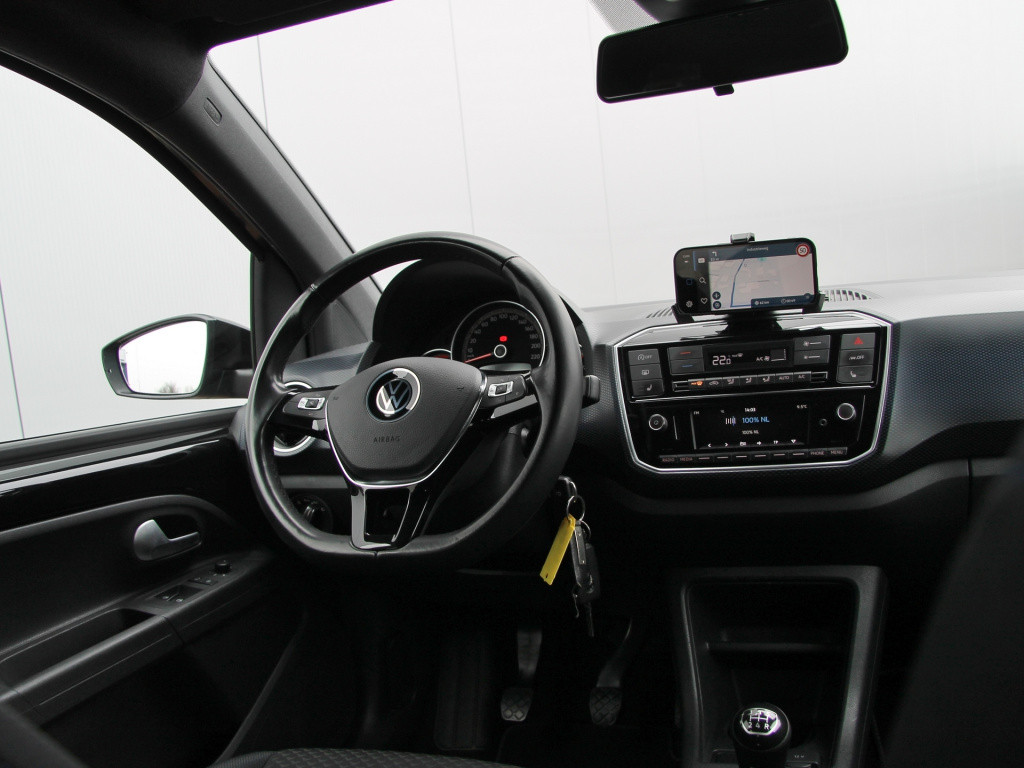 Volkswagen UP! active 5drs. clima | cruise | camera | vol!