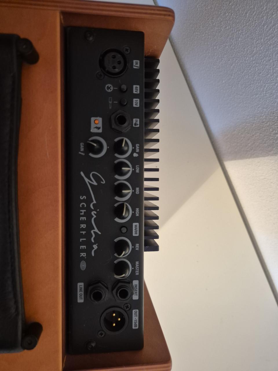 Akoestische gitaarversterker Schertler Giulia Y