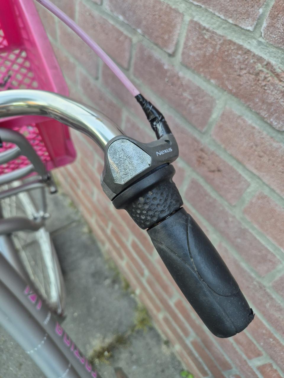 Meisjesfiets Cortina met krat