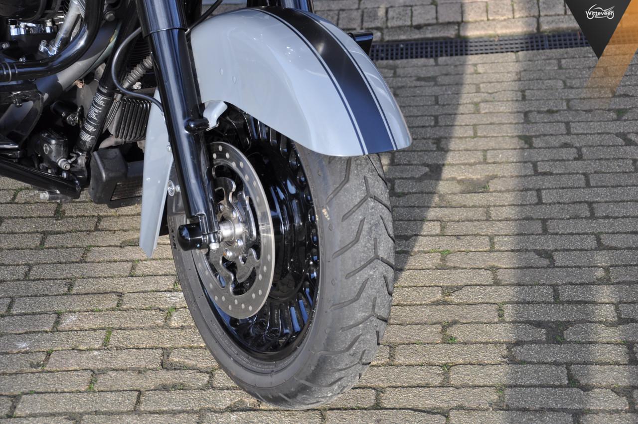 Harley-Davidson Road Glide ABS 103