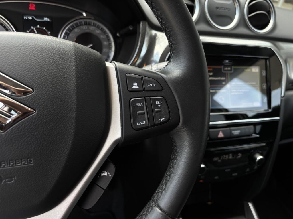 Suzuki Vitara 1.4 boosterjet style smart hybrid
