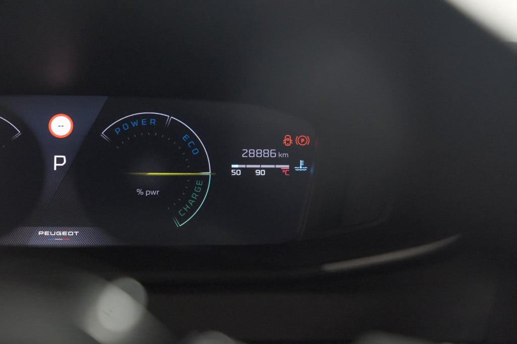 Peugeot 2008 hybrid 136 e-dcs6 allure | 360 camera | adaptieve cruise contr