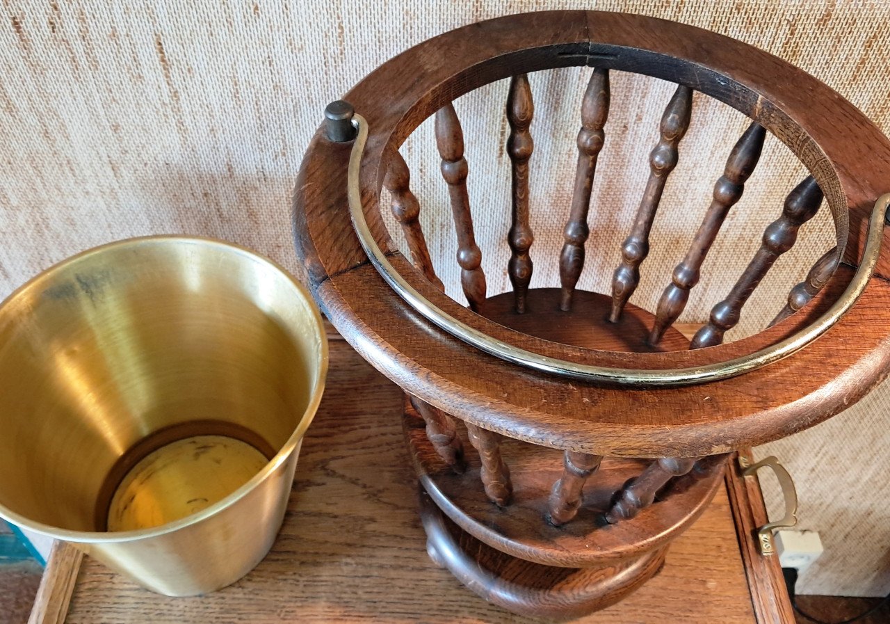 Sierlijke eikenhouten wijnkoeler – plantenbak