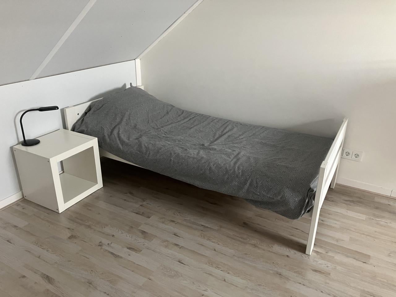 Kledingkast-Bed-Ladenkast-Wasmachine-Eethoek-Zithoek