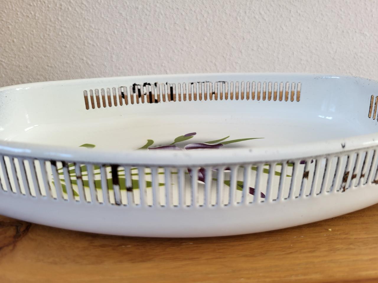 Brocante emaille schaal broodschaal broodmand iris