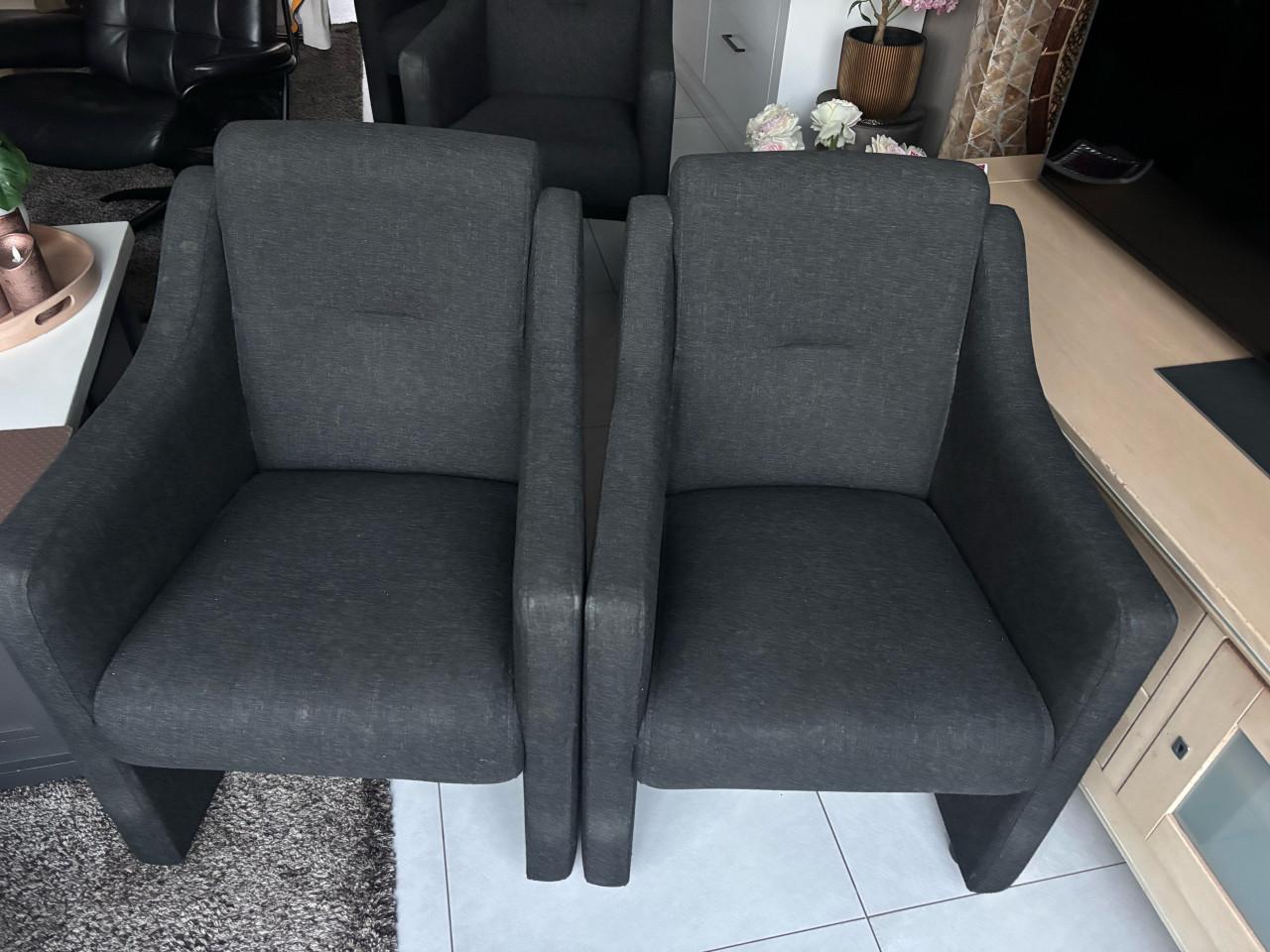 4 stevige eetkamer stoelen