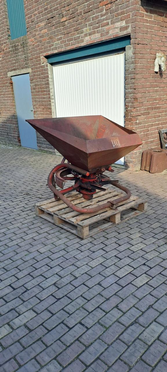 Lely kunstmeststrooier