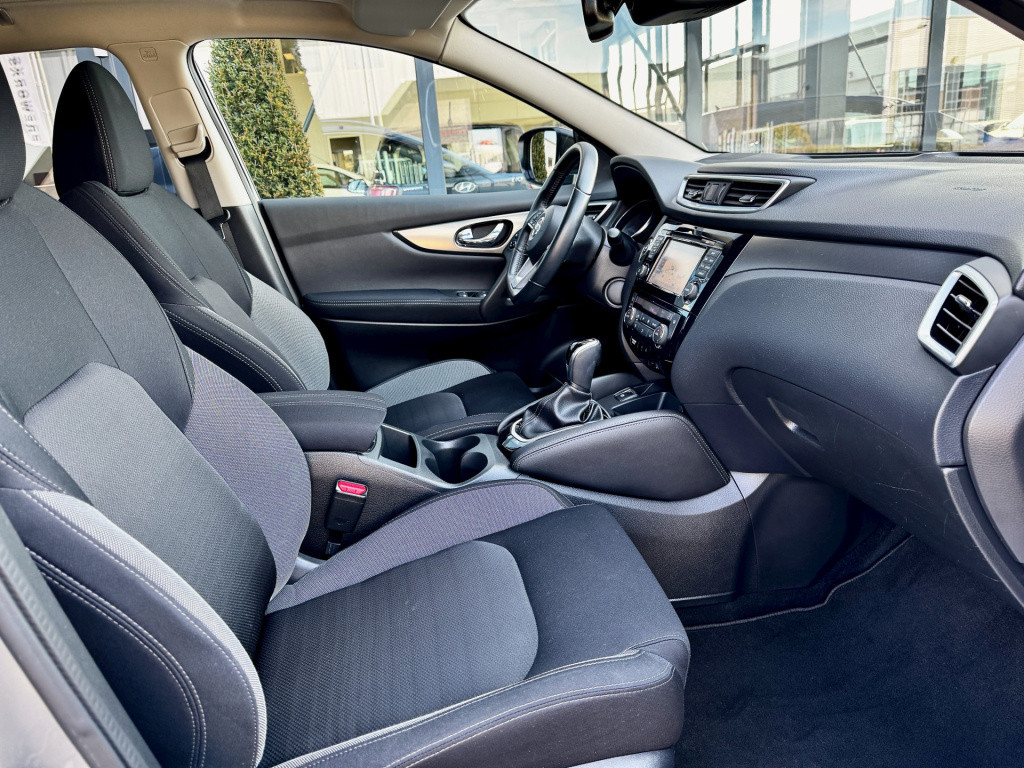 Nissan Qashqai 1.2 n-connecta panorama dak