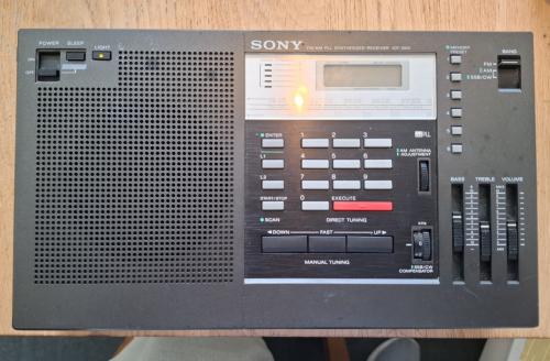 Sony ICF-2001 wereldontvanger kortegolf radio