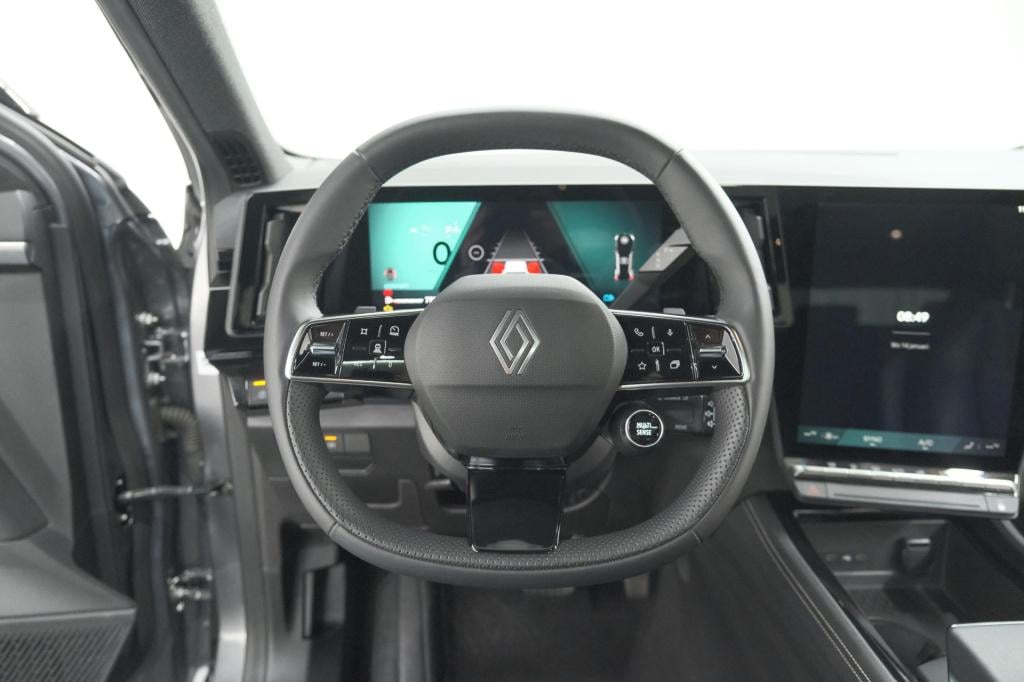 Renault Austral 1.2 e-tech full hybrid 200 techno | 360 camera | panoramada