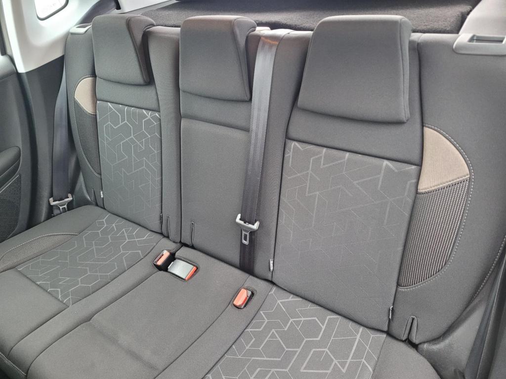 Peugeot 2008 1.2 puretech urban cross