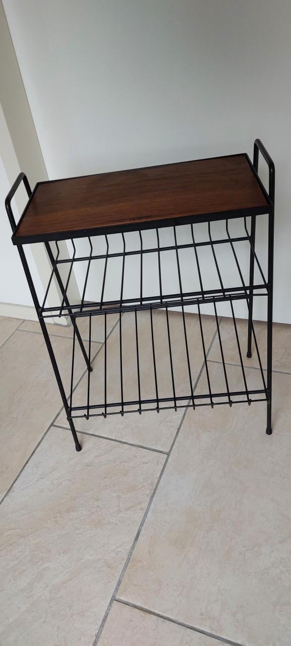 Vintage lectuurbak van zwart metaal met formica blad