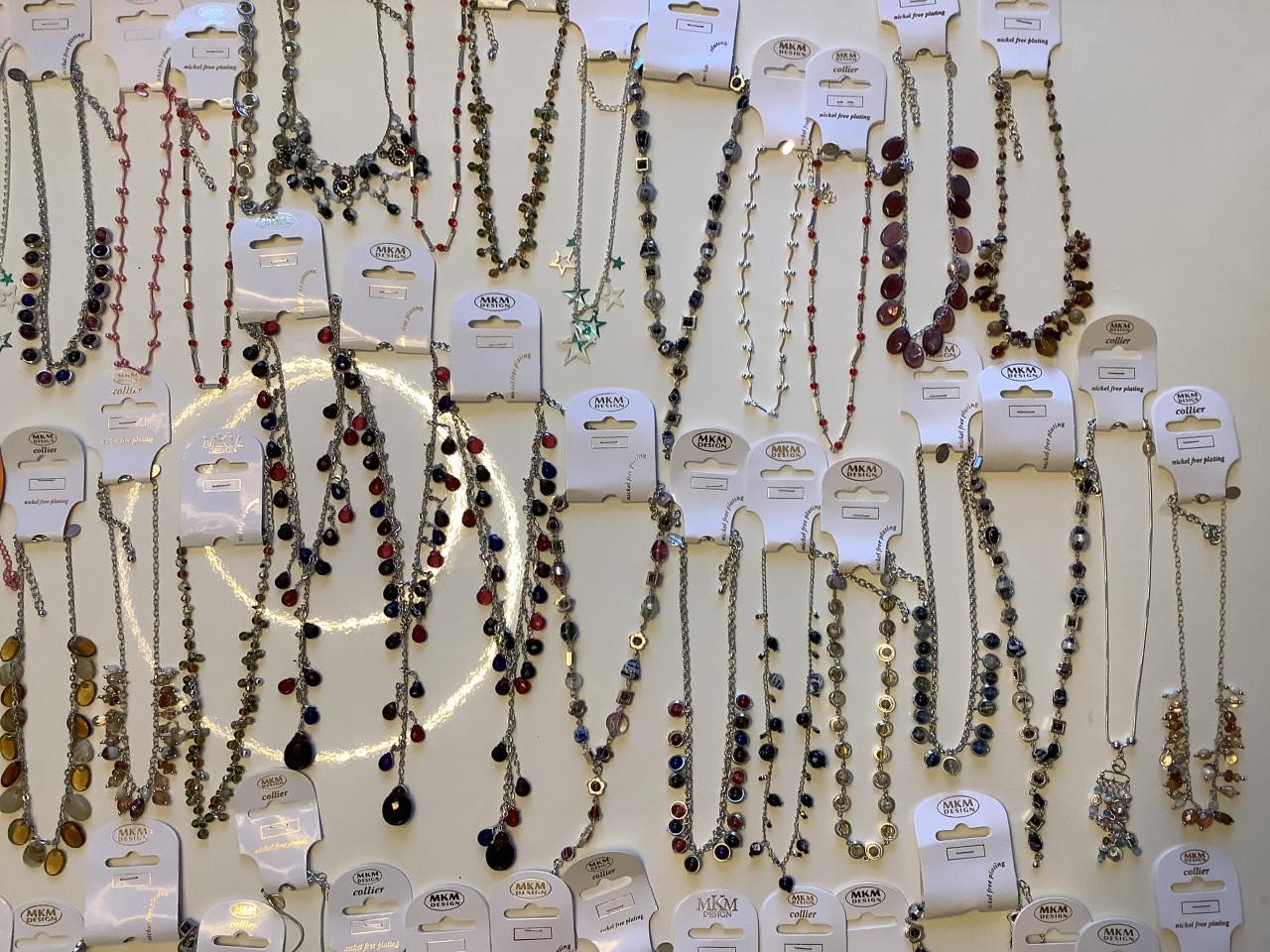 Partij mooie MKM Design kettingen.   (Partij 47)