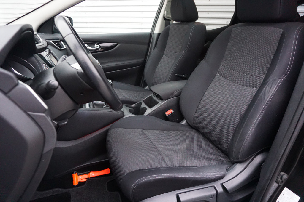 Nissan Qashqai 1.2 n-connecta climate / navi / camera / glazen dak / parkee