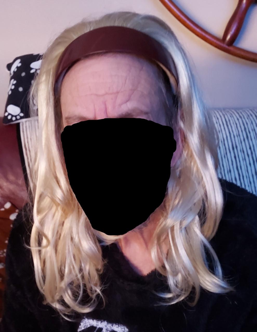 Half lange pruiken. NIEUW.