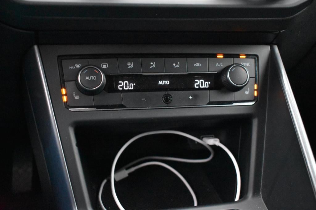 Volkswagen Polo 1.0 tsi highline | stoelverwarming | adaptieve cruise contr