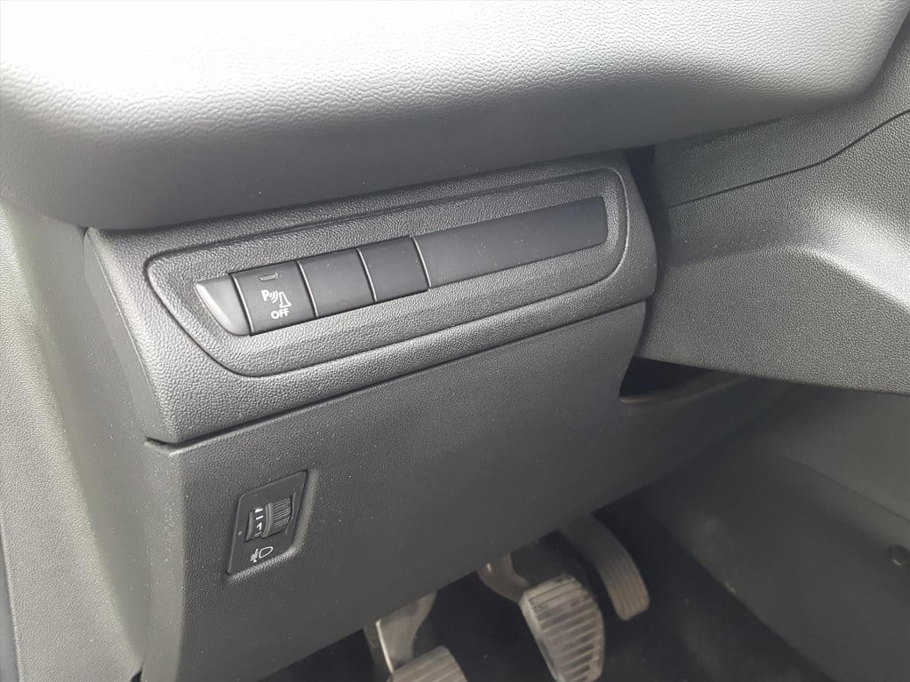 Peugeot 208 blue lion 1.2 pt-82pk 5d navigatie | apple carplay & android au