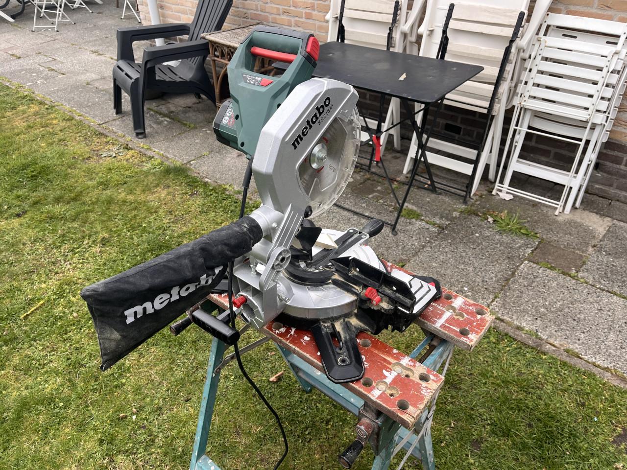 Afkortzaag METABO KS 216 M (Als nieuw) 1 week oud. Met bon en garantie.