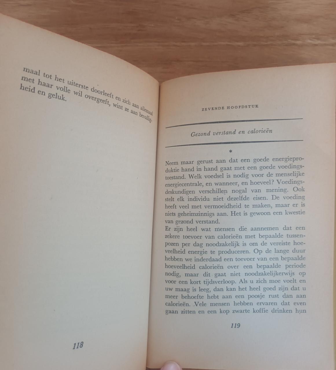 Vrouwenarts geneest vermoeidheid (1961)