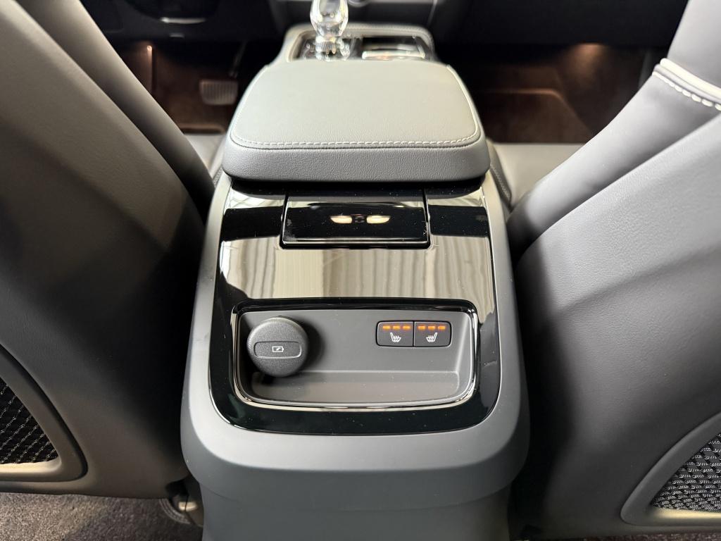 Volvo V90 t6 398pk recharge ultra dark| full options !newprijs €82.635,-