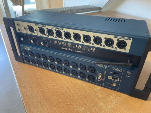 Soundcraft UI24R Digitale Rack Mixer