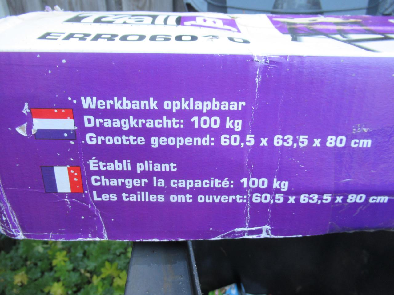 Werkbank, nieuw in doos met twee nieuwe klemmen.