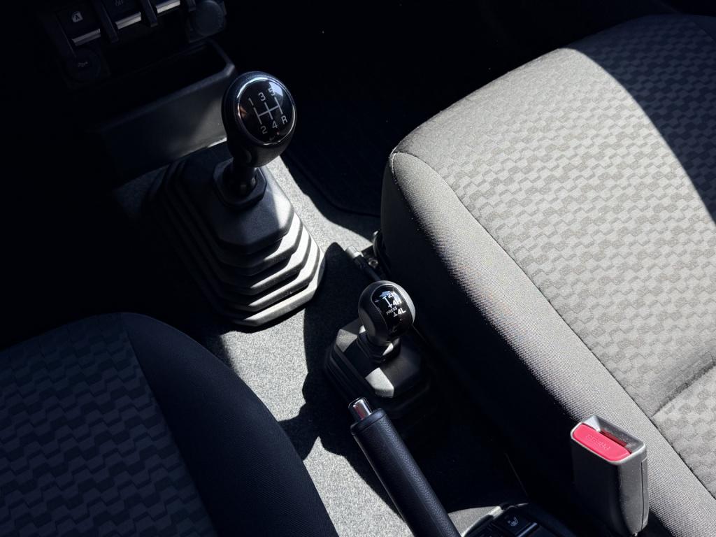 Suzuki Jimny proffesional 1.5 allgrip | 4x4 | stoel verwarming | ex. btw