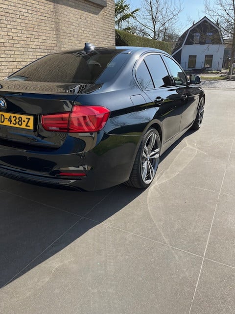 Bmw 320i luxury