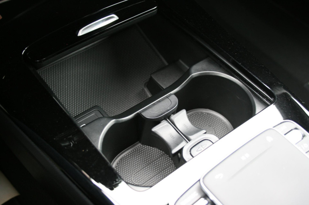 Mercedes-Benz A-Klasse 180 business solution amg