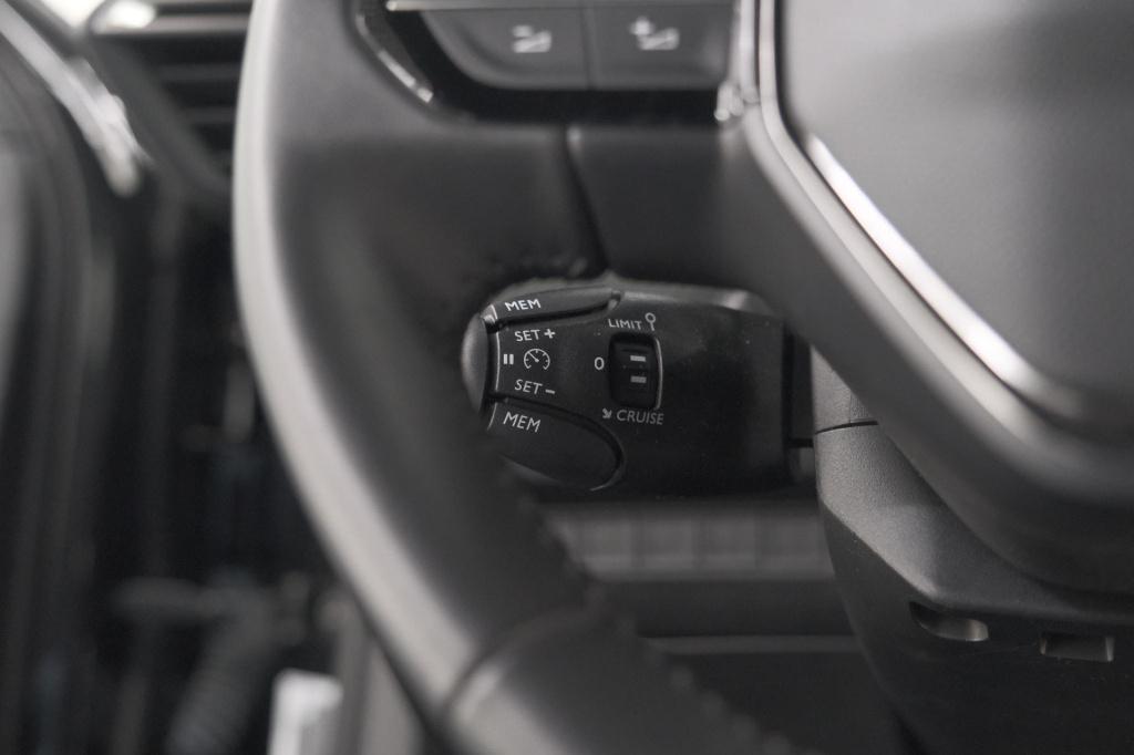 Peugeot 2008 1.2 hybrid 136 style | apple carplay | parkeersensoren | clima