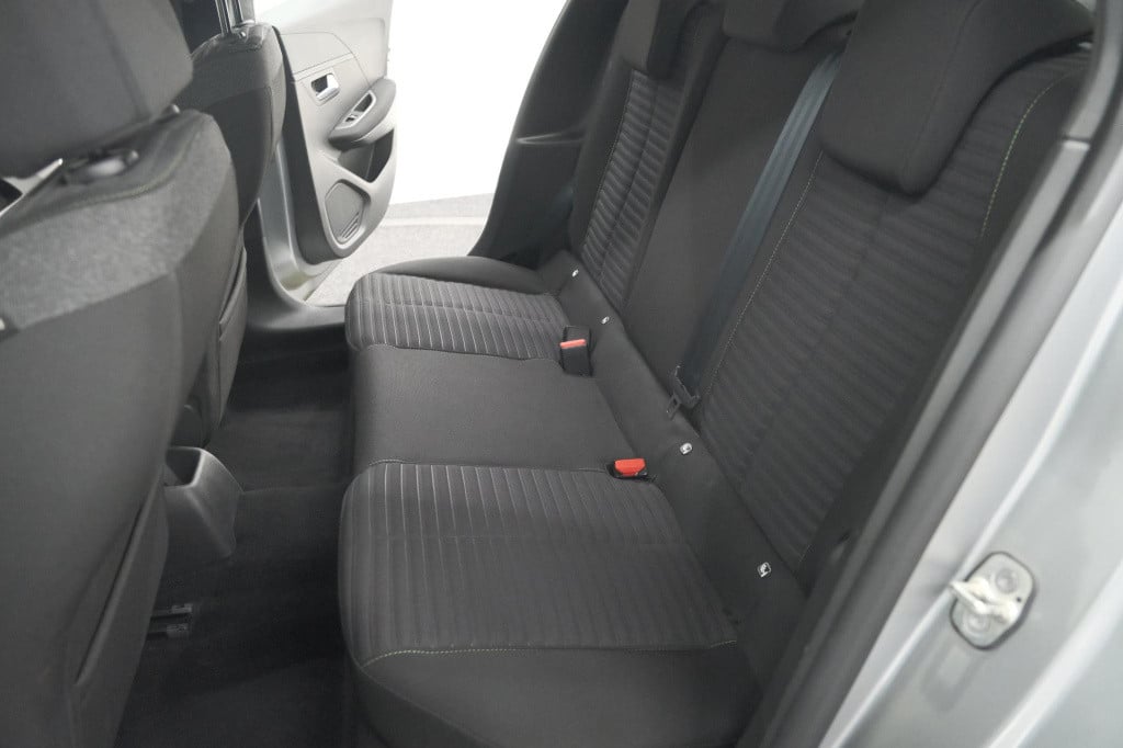 Peugeot 208 puretech 100 active | parkeersensoren | navigatie | apple carpl