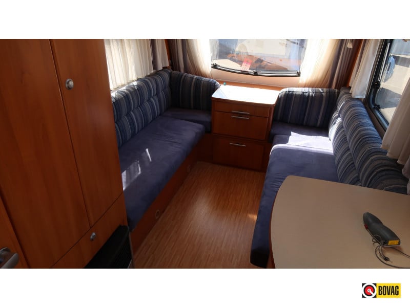 Eriba Nova 390 Truma Mover, Thule Fietsenrek, Vaste Omnistor luifel