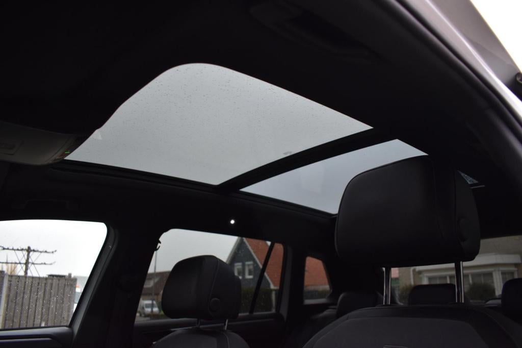 Volkswagen Tiguan 1.5 tsi r-line | black style | panoramadak | nap | camera